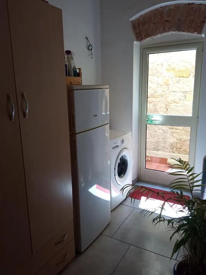 Zyz Apartments - sotto il Bastione dello Spasimo Palermo 0*,