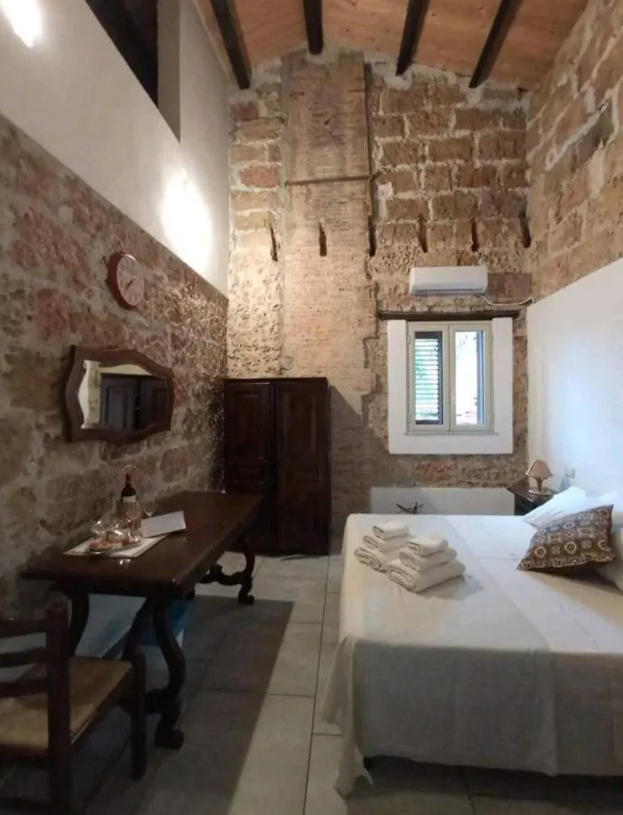 Zyz Apartments - sotto il Bastione dello Spasimo Palermo