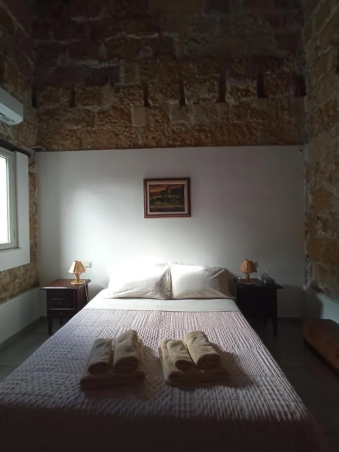 Zyz Apartments - sotto il Bastione dello Spasimo Palermo