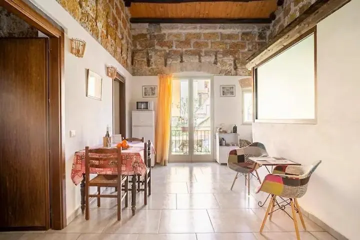 Zyz Apartments - sotto il Bastione dello Spasimo Palermo